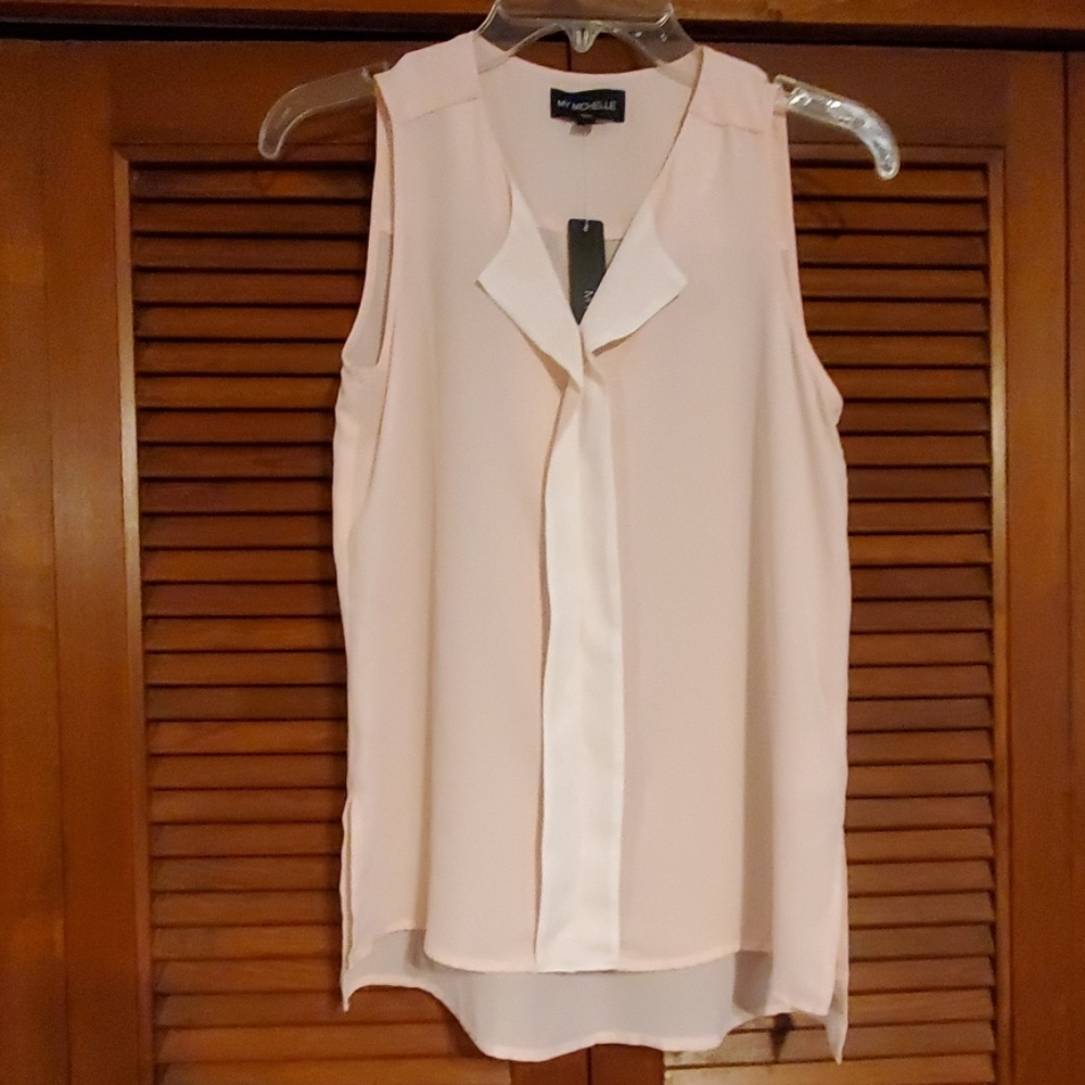 🟡 BOGO NWT My Michelle top